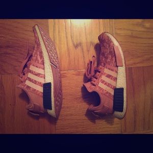 Adidas NMD r1 Women’s